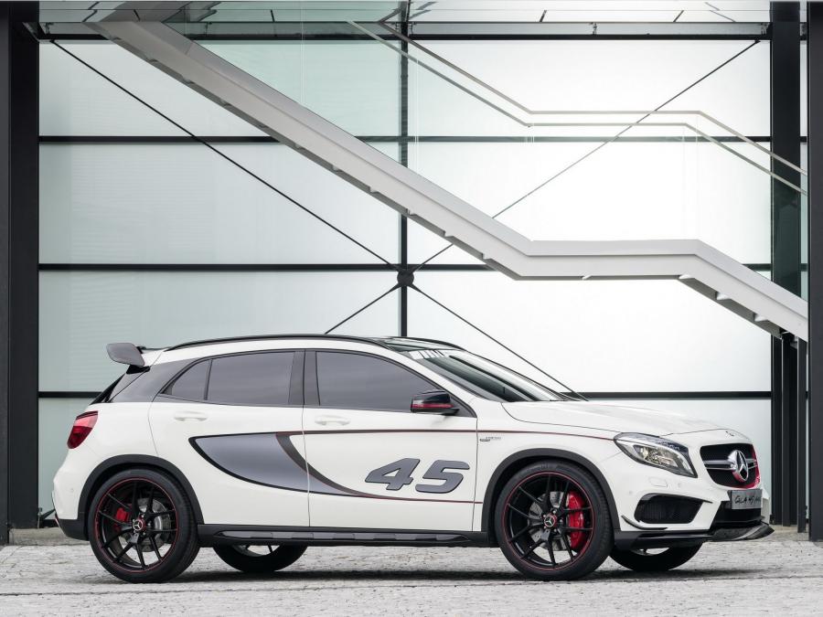  Mercedes-Benz Concept GLA45 AMG 2013 года  (фото 11 из 11)